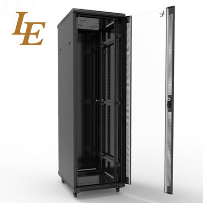 19 inch 600mm 800mm Breed Server Rack SPCC Stalen Netwerkkast met Gehard Glas Voordeur Platte Verpakking voor Datacentrum Gebruik