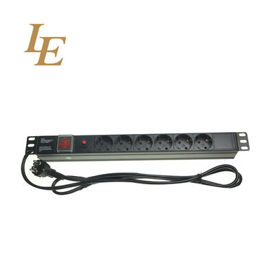19 inch 8 poorten Duitse standaard dubbelbrekerschakelaar stroomverspreidingsunit pdu rack stroomverspreidingsunit